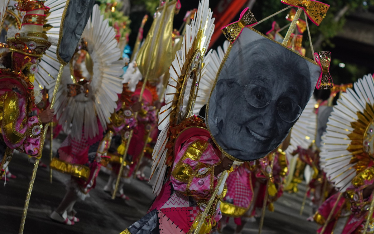 Beija-Flor recebeu gritos de \