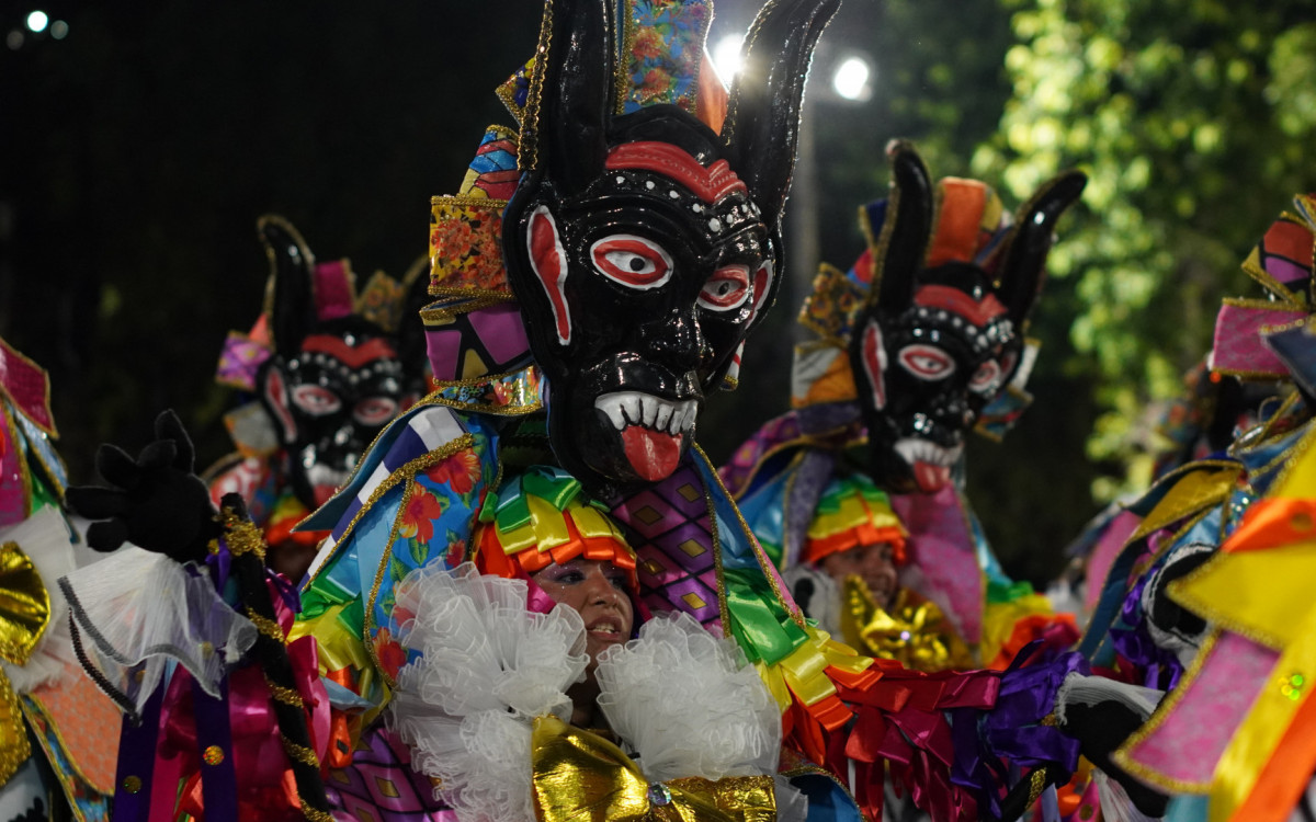 Beija-Flor recebeu gritos de \