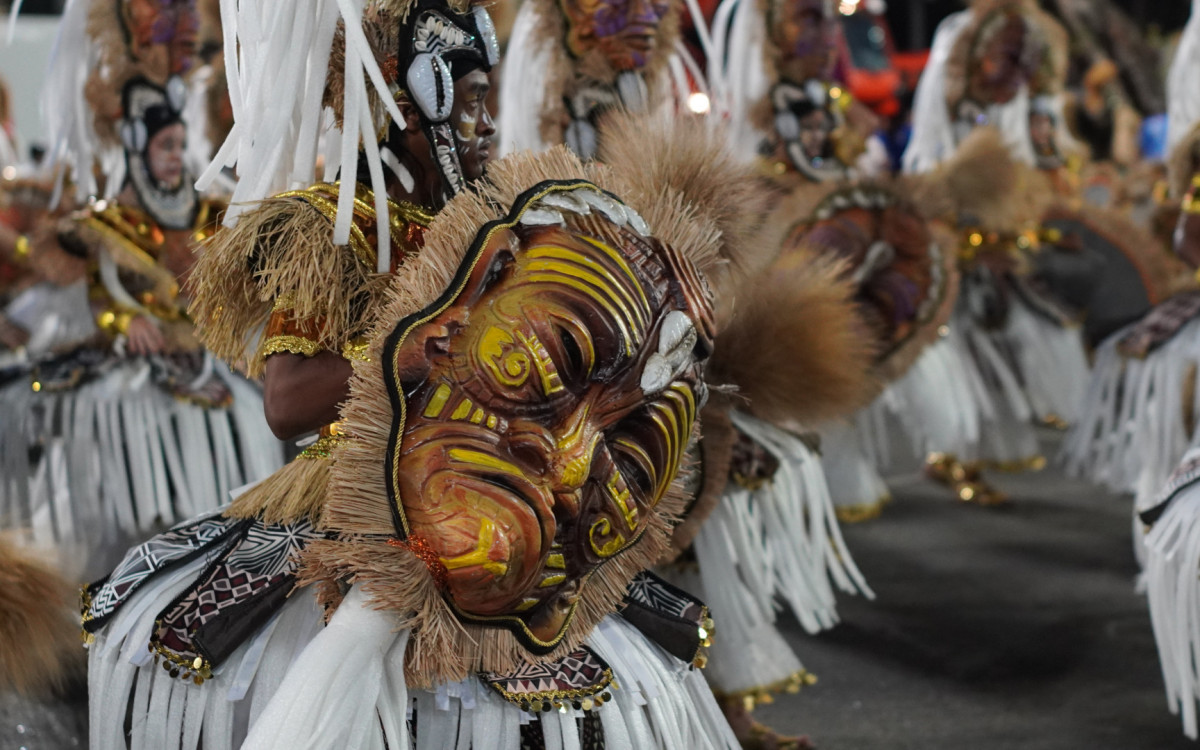 Beija-Flor recebeu gritos de \