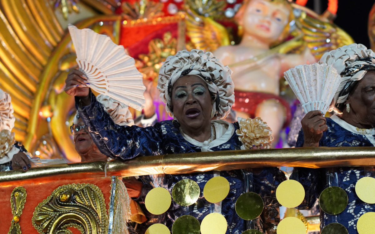 Beija-Flor fez desfile arrasador na Sapucaí
