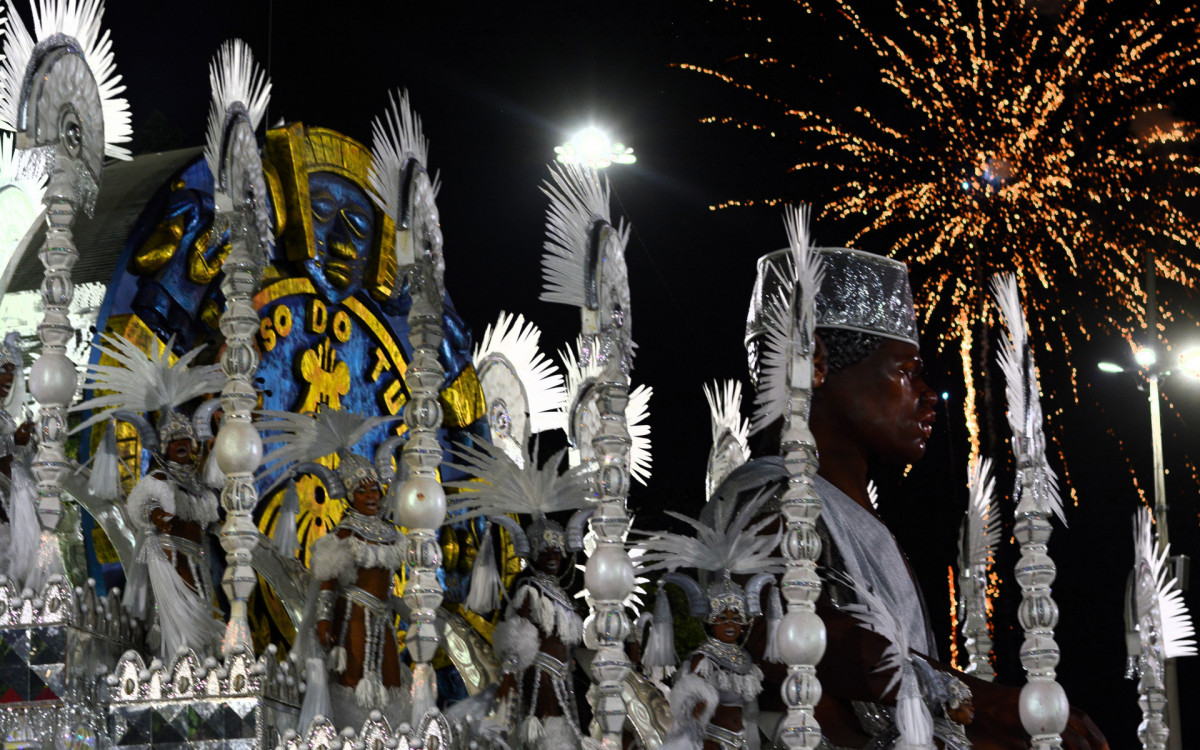 Tuiuti teve destaque no samba-enredo e na bateria