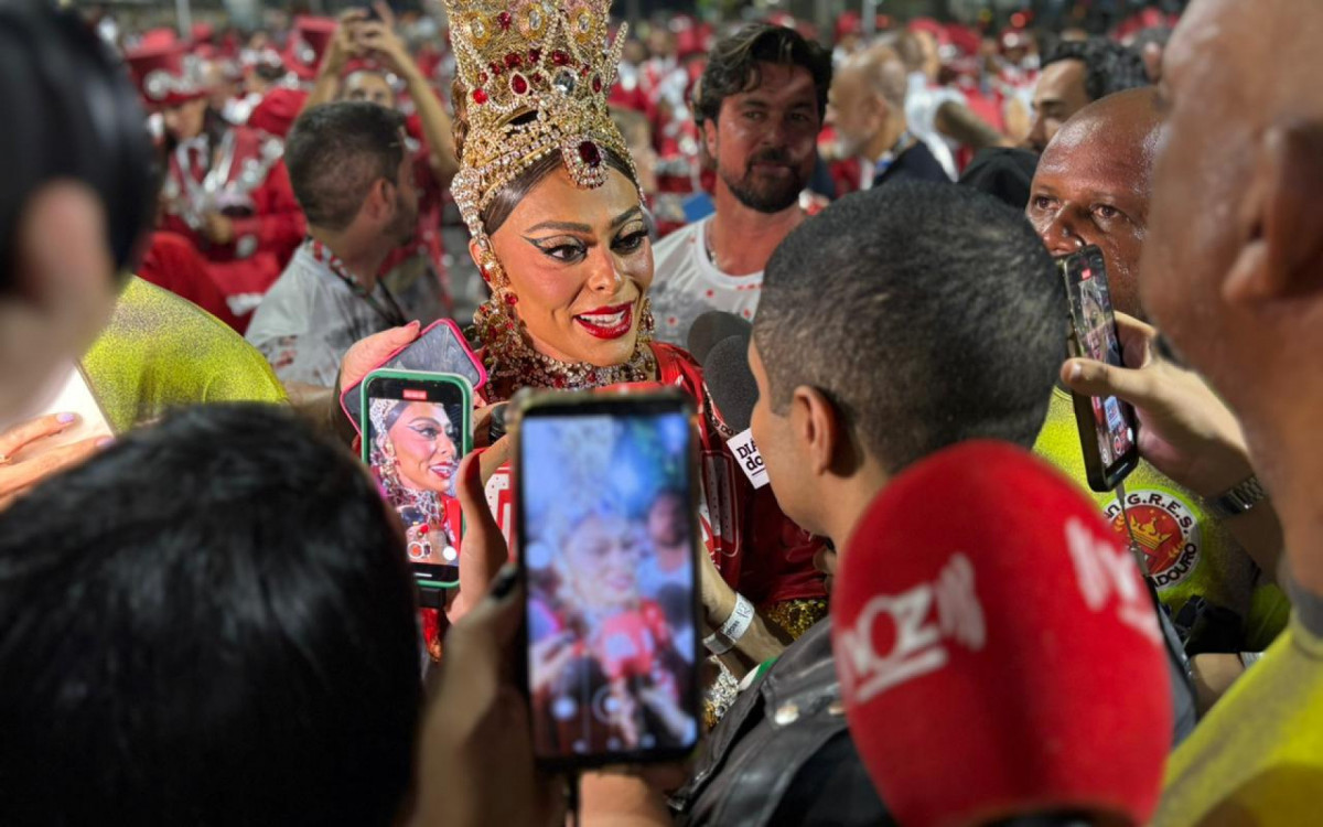 Juliana Paes é rainha de bateria da Viradouro - Foto: Manuella Viégas / Agência O Dia