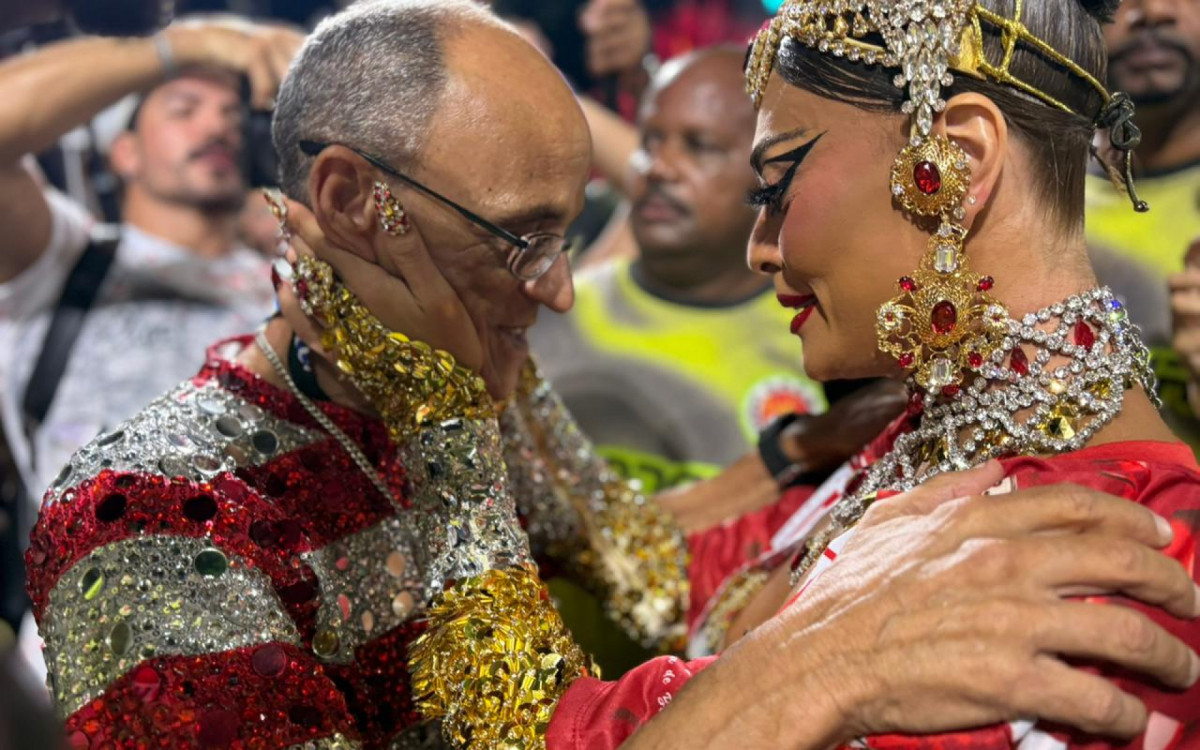 Juliana Paes e Mestre Ciça - Foto: Manuella Viégas / Agência O Dia