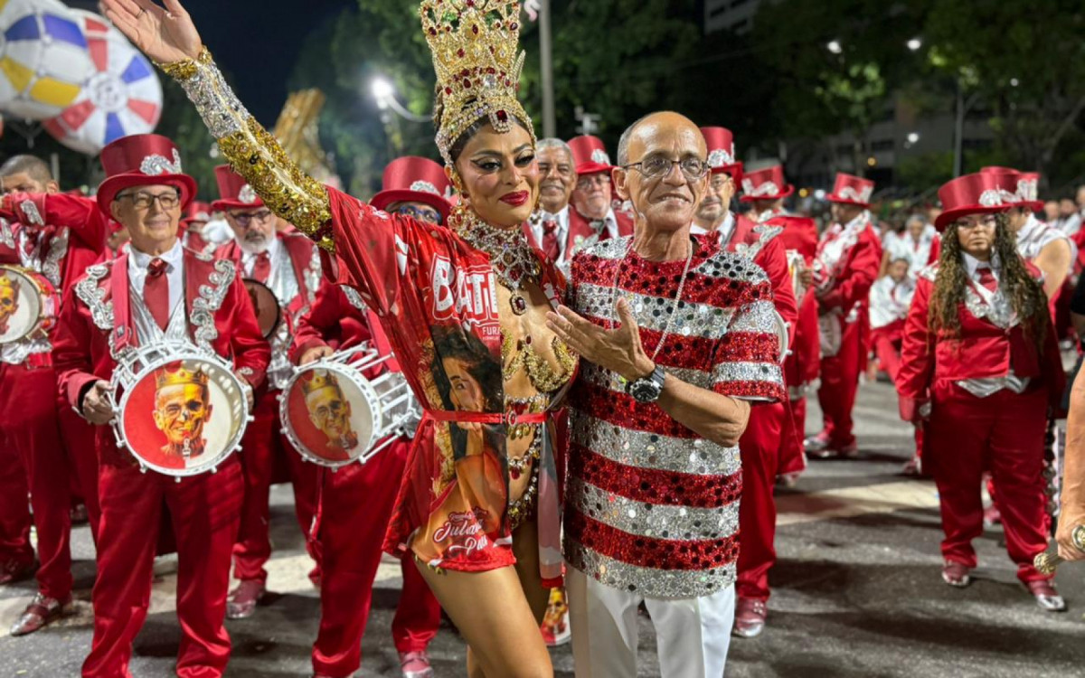 Juliana Paes e Mestre Ciça - Foto: Manuella Viégas / Agência O Dia
