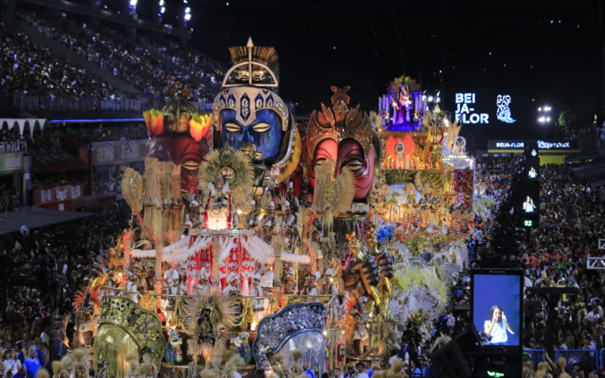 Assinado pelo carnavalesco João Vitor Araújo, o enredo da Deusa da Passarela foi sobre o \