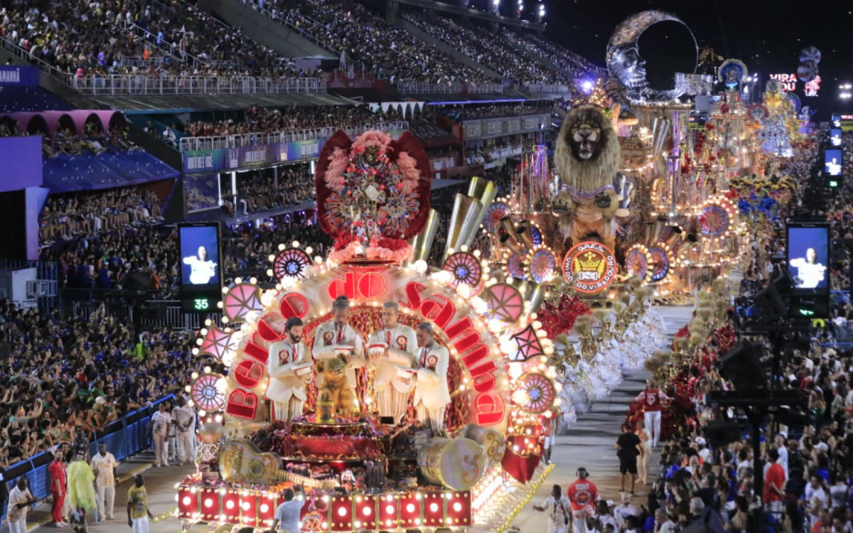 Viradouro fez homenagem a Ciça, mestre de bateria