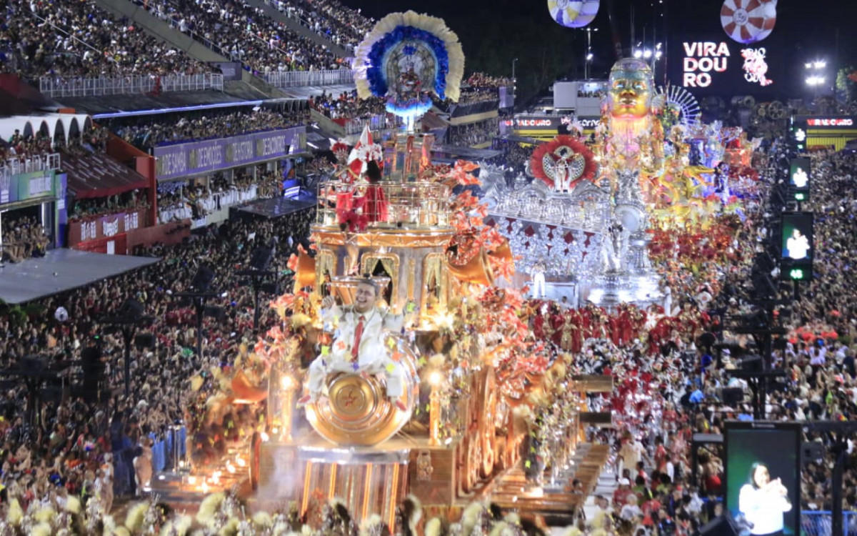 Viradouro fez desfile emocionante na Sapucaí
