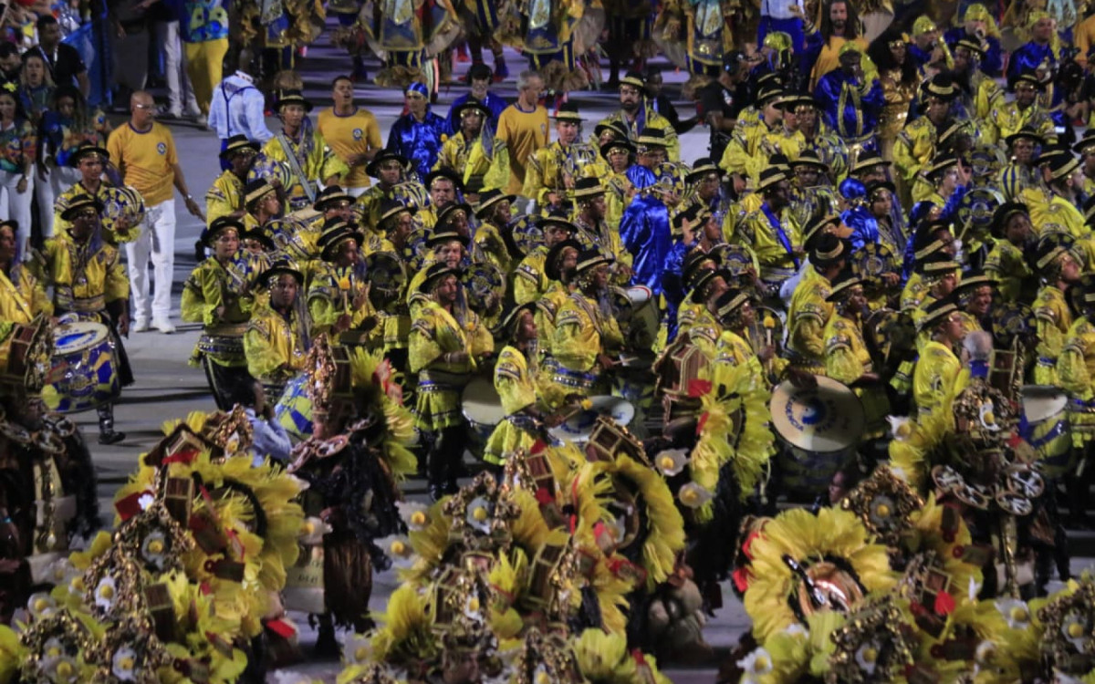 Tijuca encerrou o segundo dia de desfiles do Grupo Especial