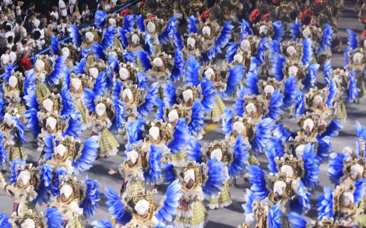 Unidos da Tijuca homenageou Carolina de Jesus na Sapucaí
