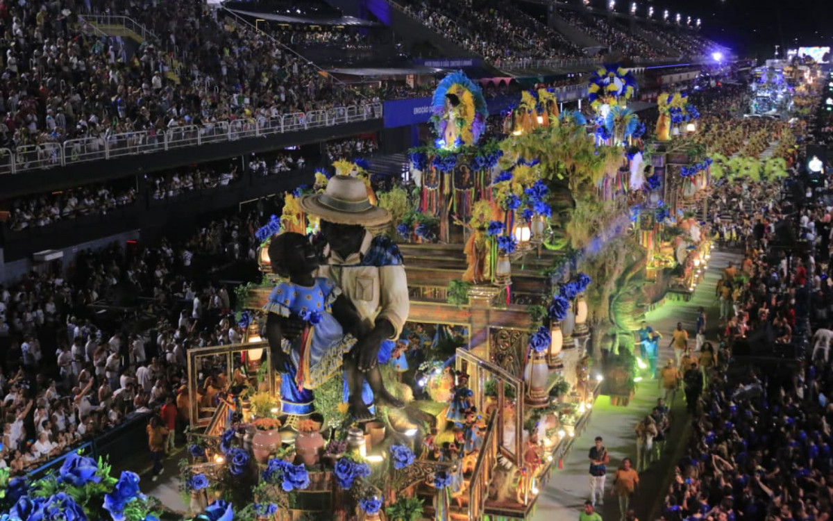 Desfile da Unidos da Tijuca em homenagem a Carolina de Jesus