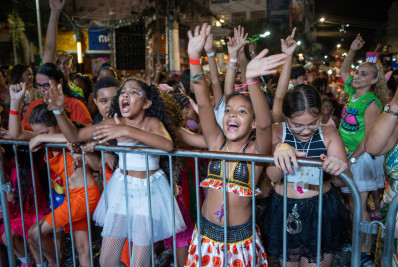 Carnaval em Nilópolis reúne familias em clima de festa e segurança