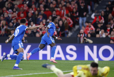 Vini Jr faz golaço e decide vitória do Real Madrid sobre Benfica na Liga dos Campeões