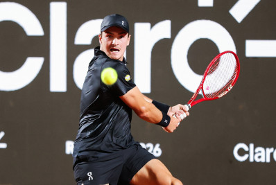 Joao Fonseca supera Thiago Monteiro e vai às oitavas de final do Rio Open