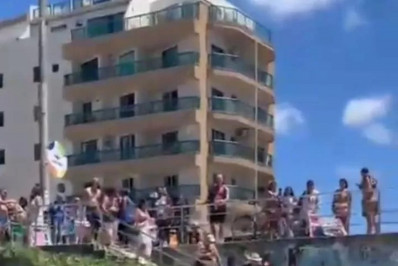 Homem é conduzido à delegacia após denúncia na faixa de areia em Cabo Frio