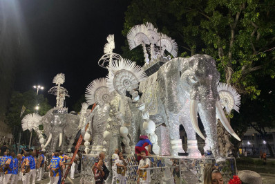 Tuiuti aposta em carro abre-alas de 60 metros para impactar a Sapucaí; veja detalhes