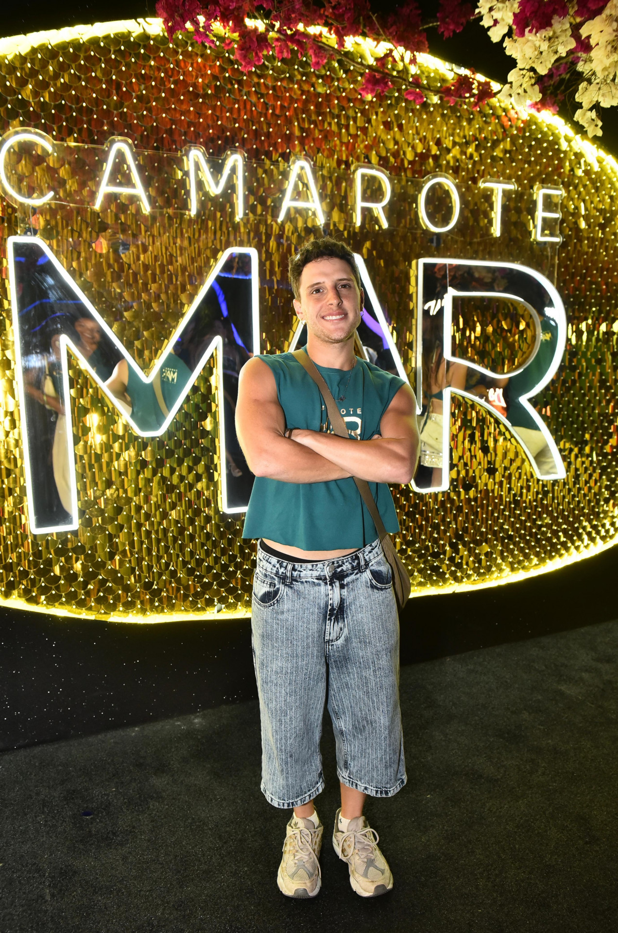 Diego Martins marcou presença no Camarote Mar e curtiu o show do cantor Belo