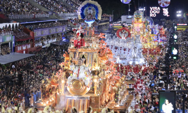 Beija-Flor e Viradouro são os destaques do segundo dia de desfiles do Grupo Especial