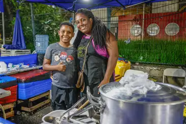 Luna Cristina e o filho Eduardo

