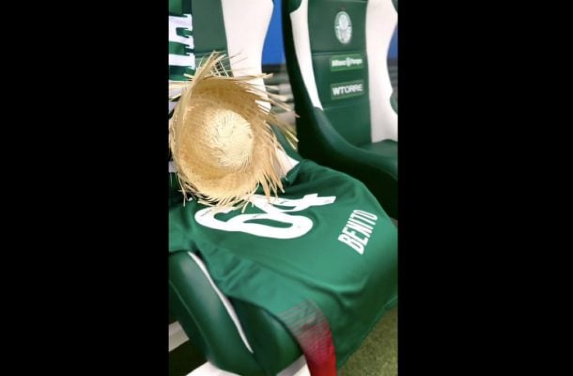 Refor&ccedil;o? Palmeiras homenageia Bad Bunny antes de shows do cantor no Allianz Parque