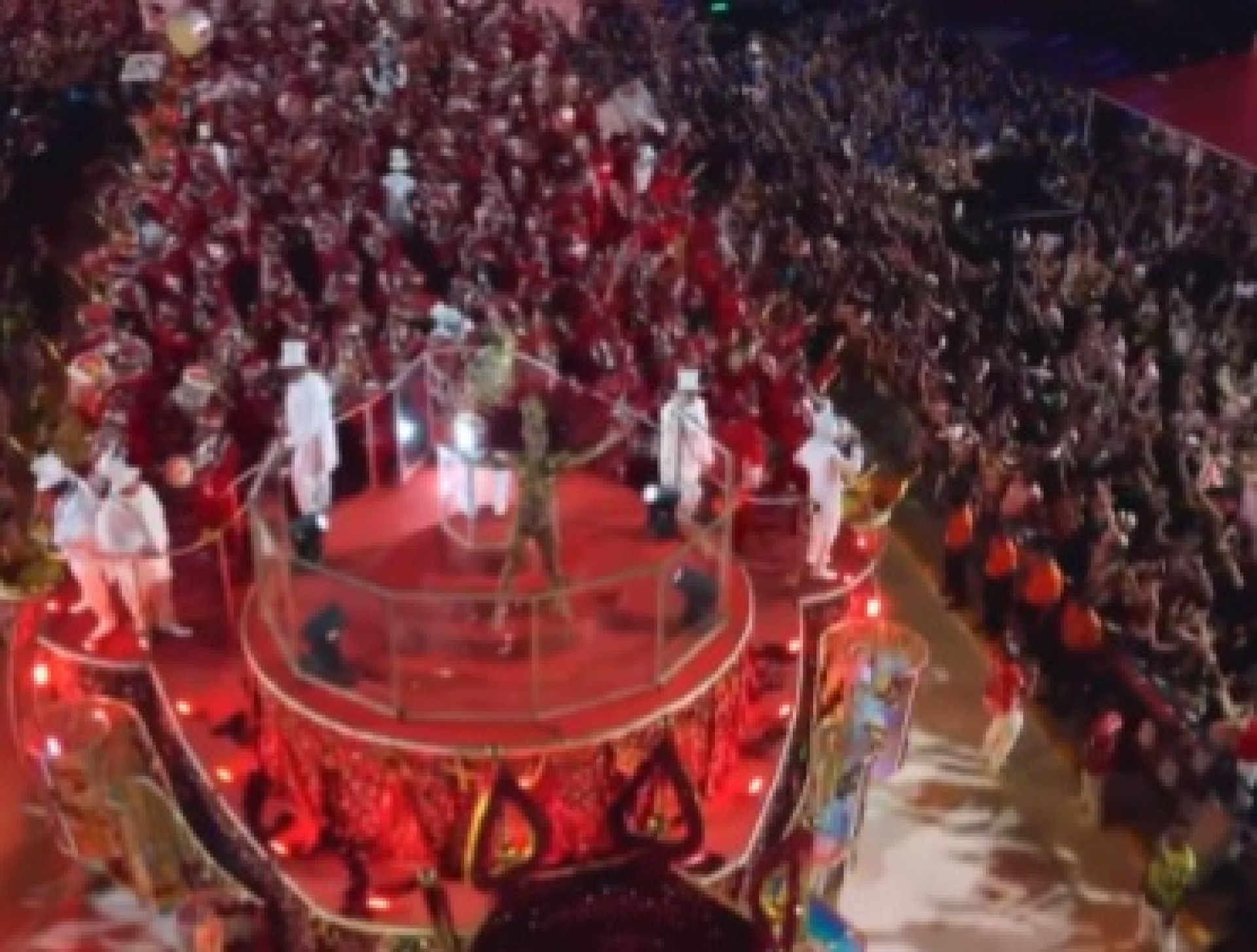 Carro alegórico que levou a bateria foi o principal destaque do desfile da Viradouro em homenagem a Mestre Ciça - Reprodução/TV Globo