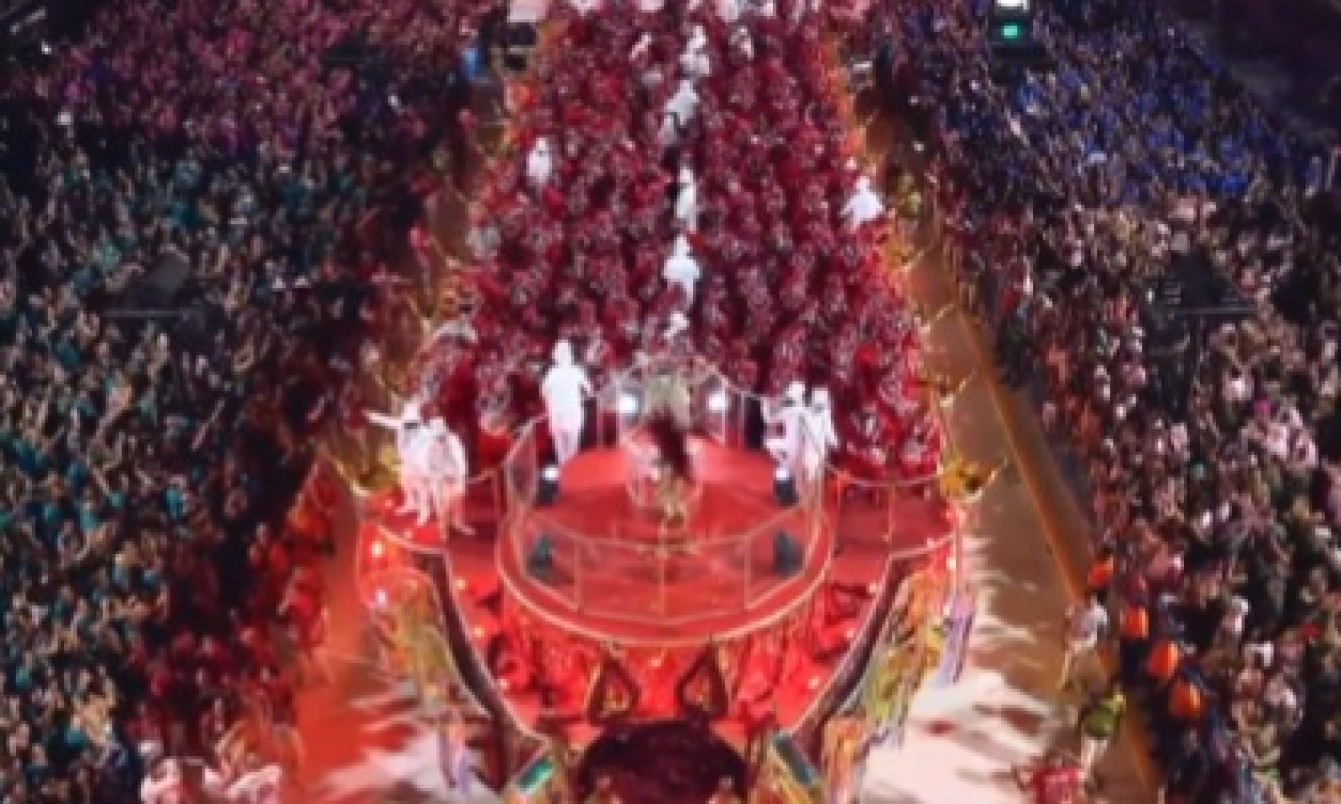 Carro alegórico que levou a bateria foi o principal destaque do desfile da Viradouro em homenagem a Mestre Ciça - Reprodução/TV Globo