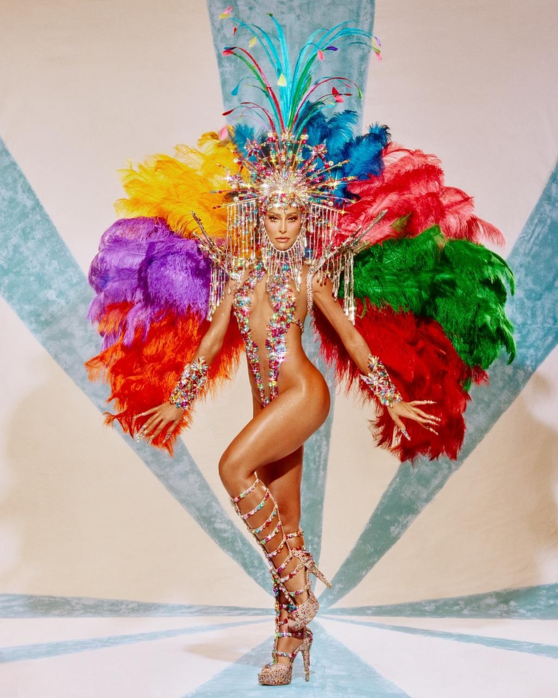 Sabrina Sato é rainha de bateria da Vila Isabel - Gabriela Schmidt / Divulgação