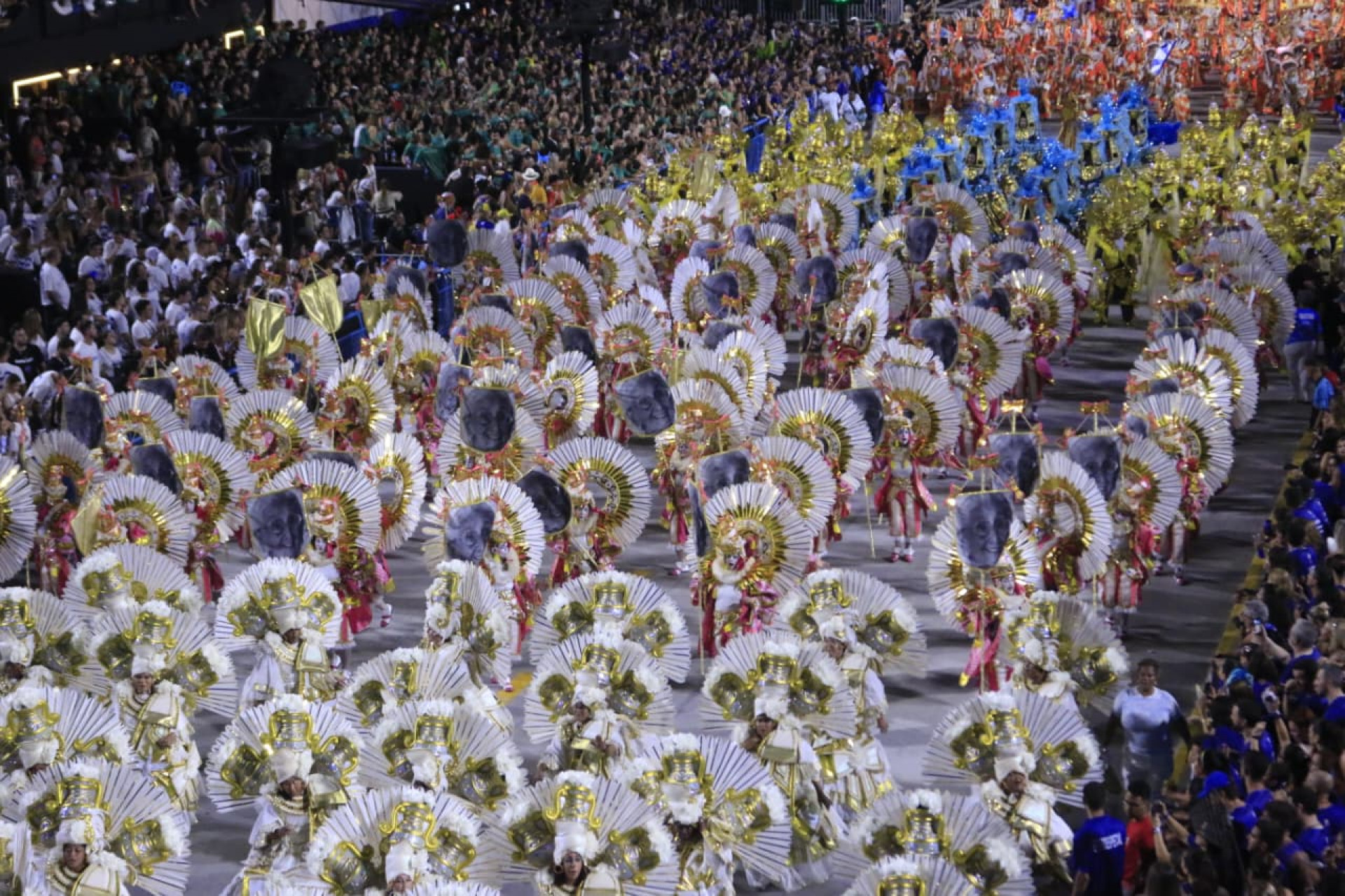 Beija-Flor apresentou desfile sobre maior candomblé de rua do mundo - Carlos Elias/Agência O Dia