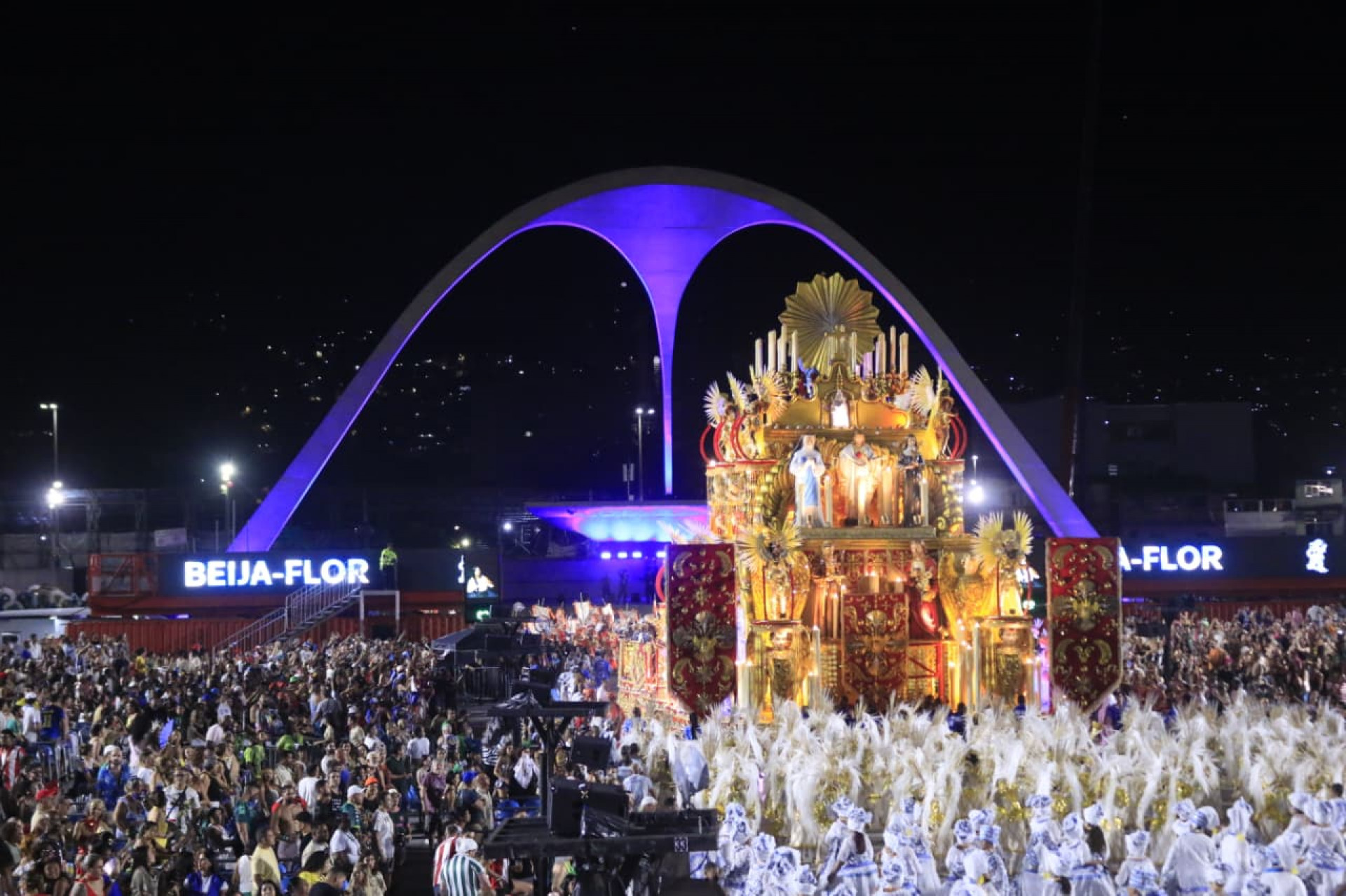 Beija-Flor apresentou desfile sobre maior candomblé de rua do mundo - Carlos Elias/Agência O Dia