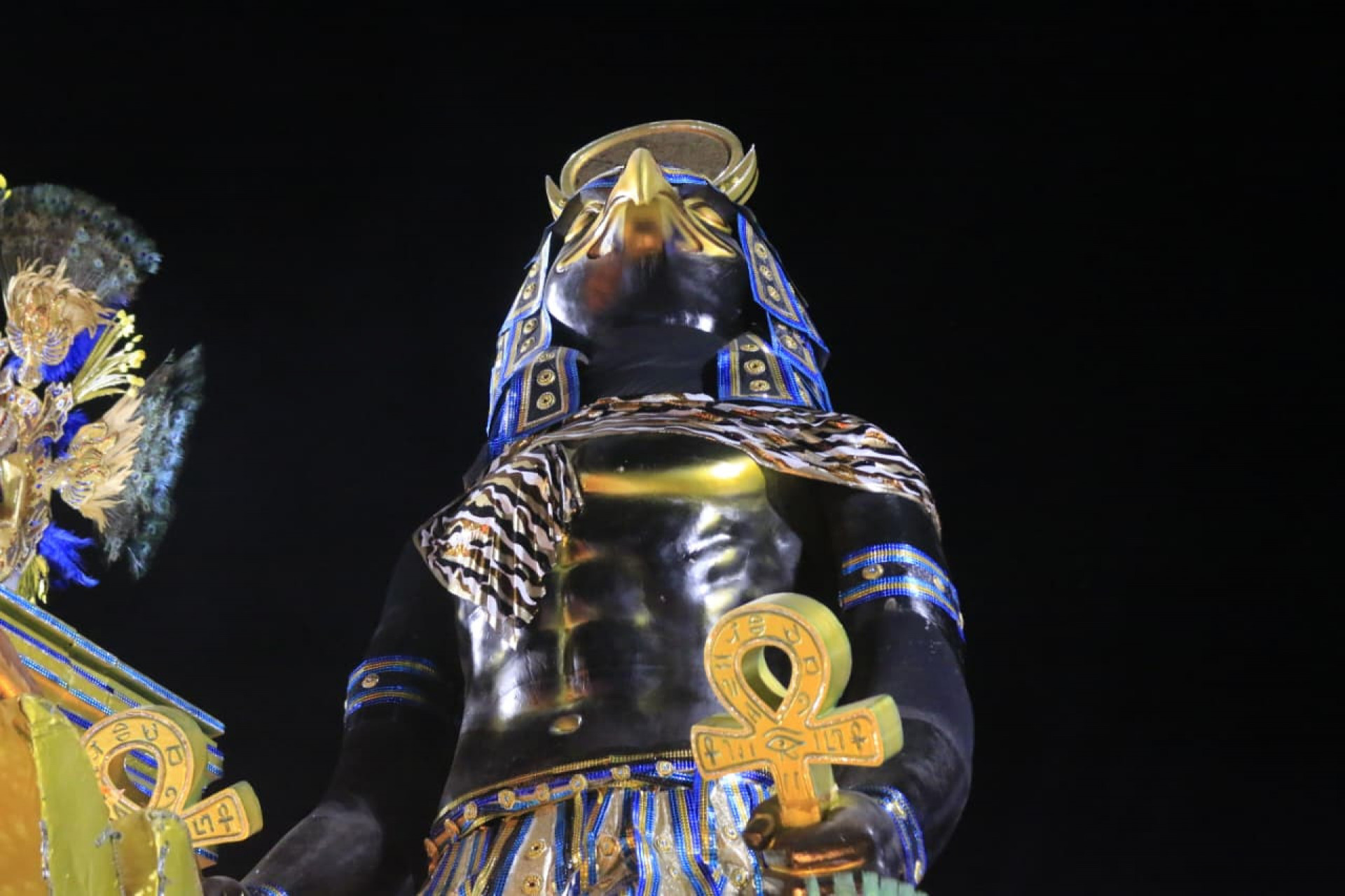 Tuiuti teve destaque no samba-enredo e na bateria - Carlos Elias/Agência O Dia