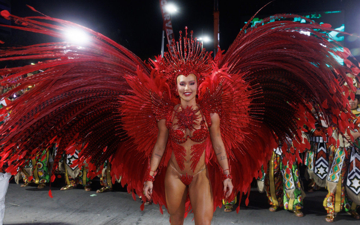 Virginia Fonseca em estreia na Grande Rio