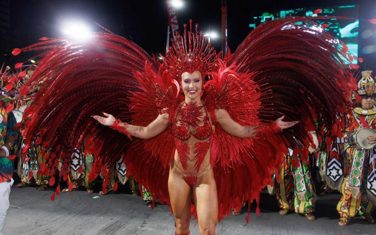 Virginia Fonseca em estreia na Grande Rio