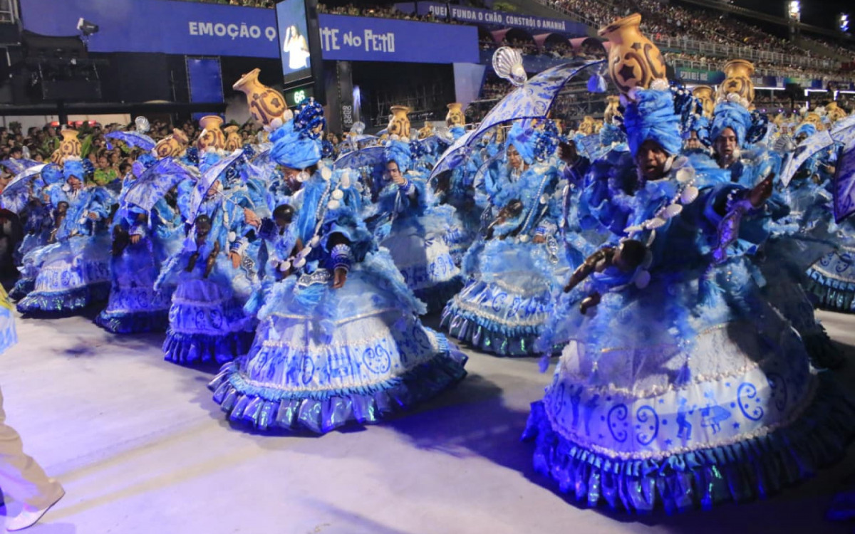 Desfile do Grupo Especial Carnaval 2026 - Desfile da G.R.E.S Unidos de Vila Isabel, na Avenida Marquês de Sapucaí, no Centro do Rio de Janeiro, nesta terça-feira (17).
