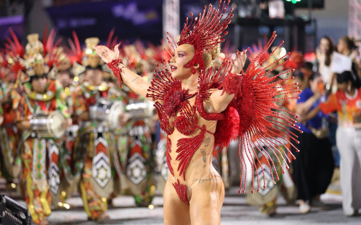 Virginia Fonseca é rainha de bateria da Grande Rio