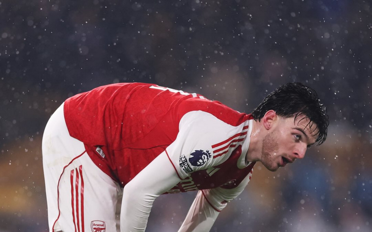 Arsenal deixa escapar a vit&oacute;ria nos acr&eacute;scimos e empata por 2 a 2