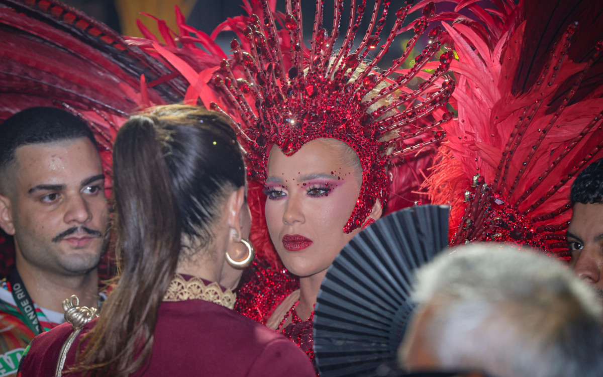 Virginia Fonseca antes de desfile na Marquês de Sapucaí