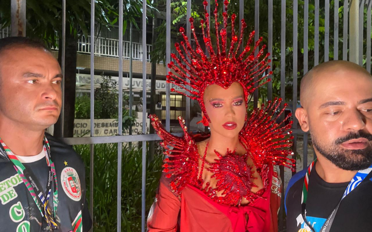 Virginia Fonseca confessa ter se assustado com abordagem na Sapuca&iacute;