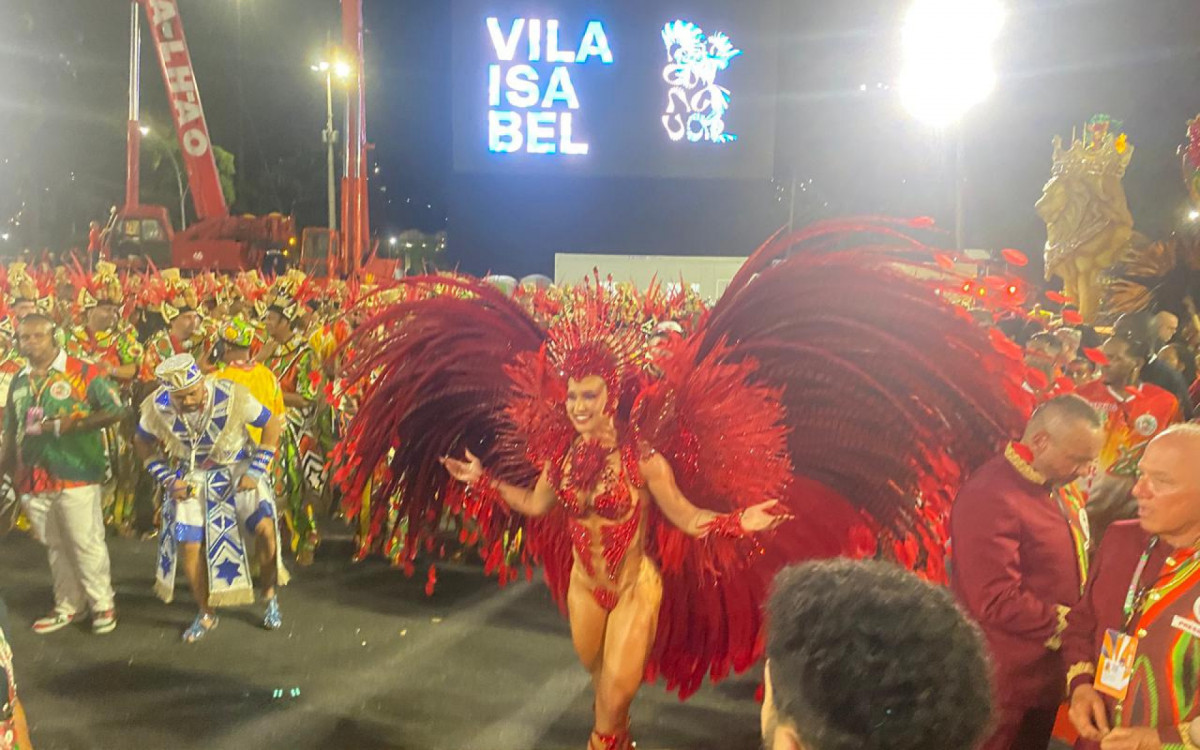 Virginia estreia na Marqu&ecirc;s de Sapuca&iacute;