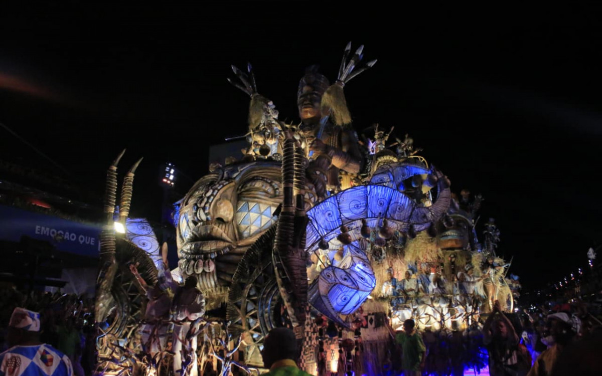 Vila Isabel foi a segunda escola a desfilar no último dia do Especial