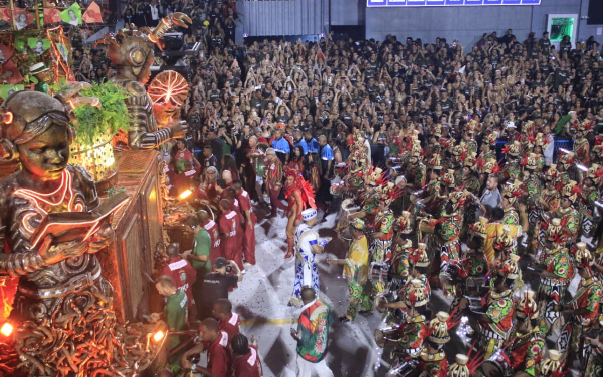 Antônio Gonzaga fez sua estreia como carnavalesco do Salgueiro