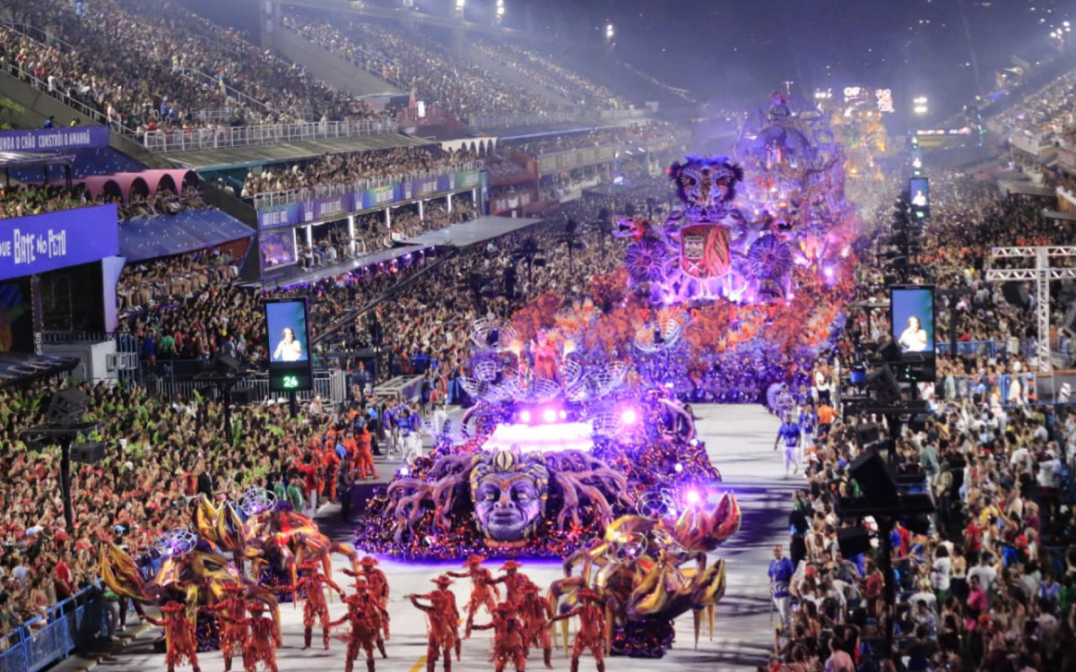 Grande Rio trouxe para a Sapucaí um enredo sobre o \