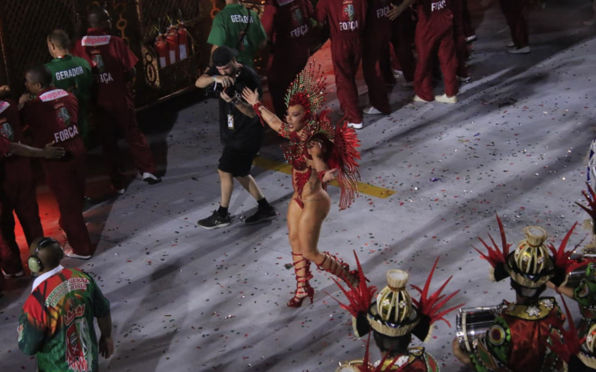 Virginia Fonseca estreia como rainha de bateria da Grande Rio no Carnaval 2026