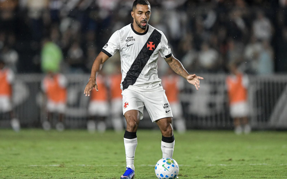 Paulo Henrique em a&ccedil;&atilde;o pelo Vasco - Thiago Ribeiro / AGIF