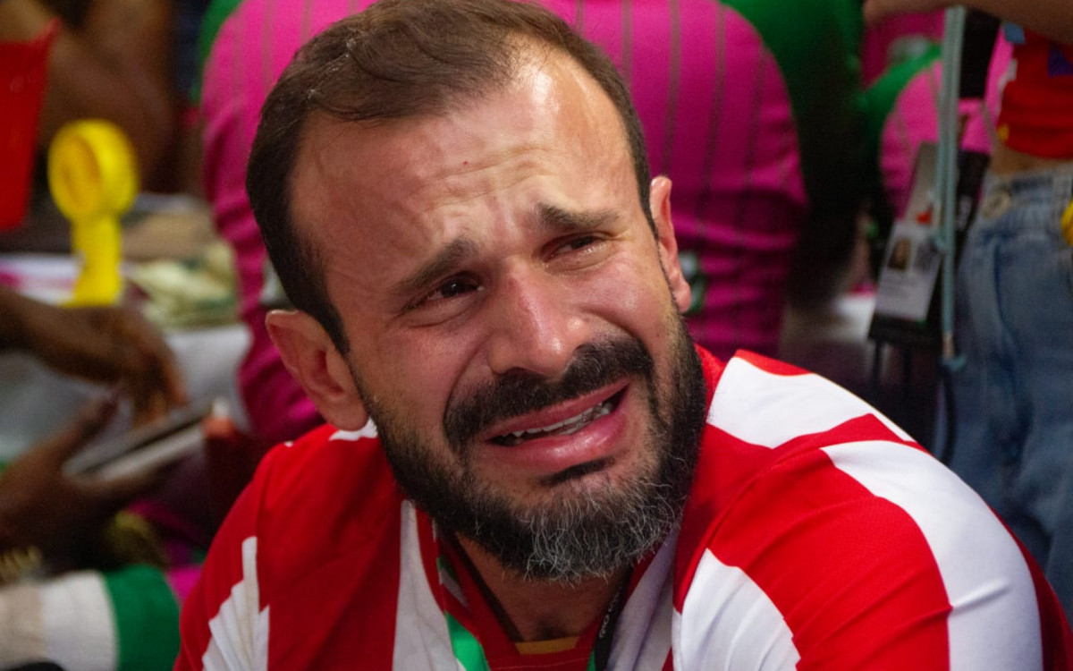 Macelinho Calil se emociona com o título de campeã da Viradouro