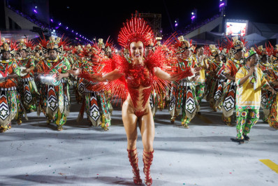 Fantasia pesada, vaias e tensão: estreia de Virginia Fonseca divide opiniões na web