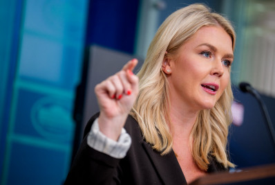 Casa Branca diz que Trump prioriza diplomacia com Irã, mas vê 'argumentos a favor de ataque'