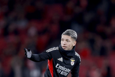 Jogador do Benfica nega que tenha feito insultos racistas a Vini Jr