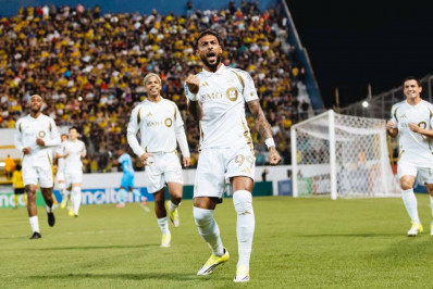 Alvo do Fluminense, Bouanga anota hat-trick em goleada do Los Angeles FC