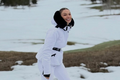 Isis comemora aniversário em viagem na neve