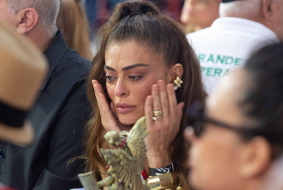 Após título da Viradouro, Juliana Paes brinca: 'Sou pé quente'