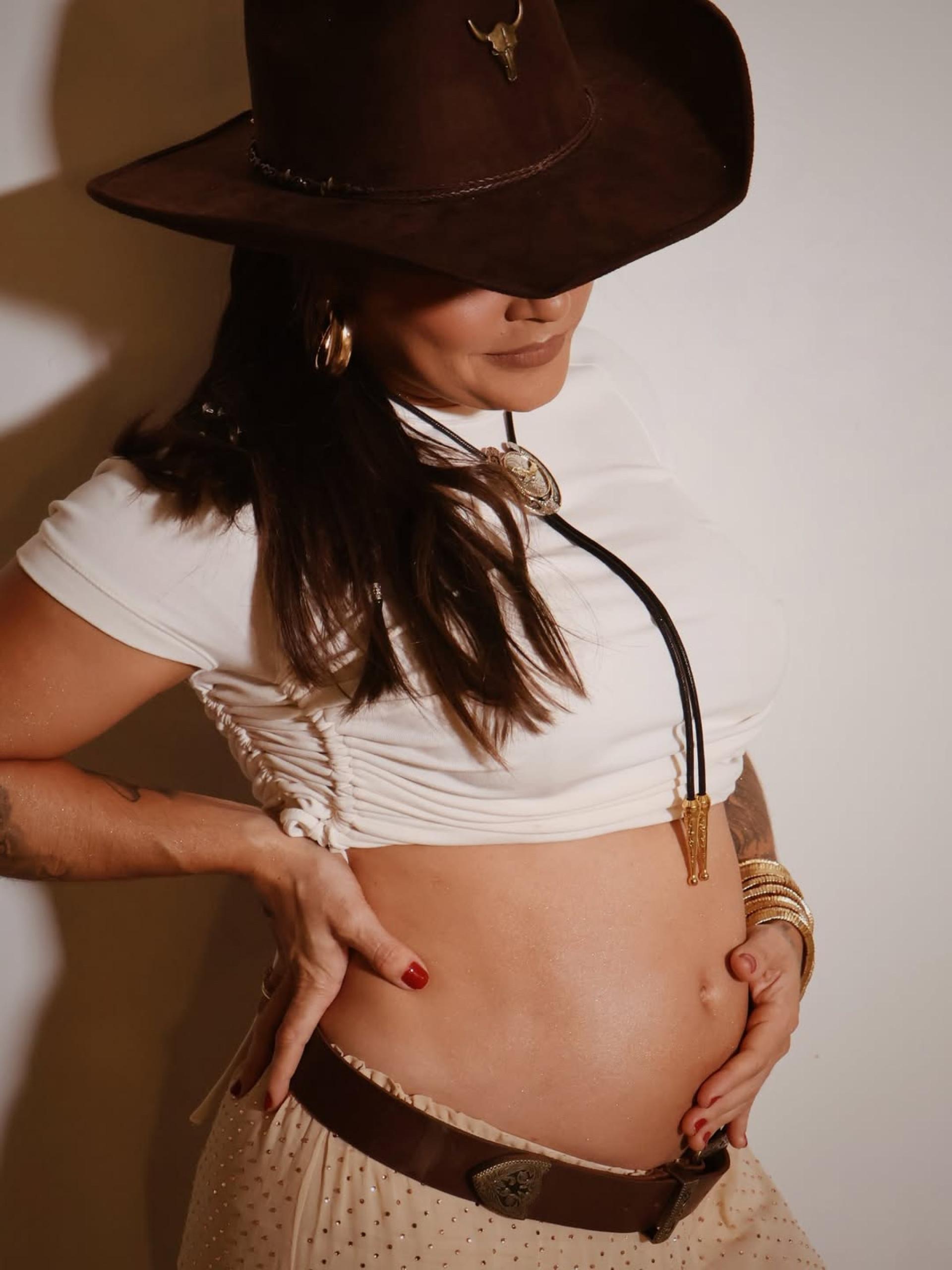 Grávida, Lauana Prado deixou barriga à mostra em cliques nas redes sociais - Reprodução/Instagram 